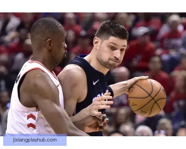 小卡手腕带伤征战猛龙全场坚持展现顽强斗志